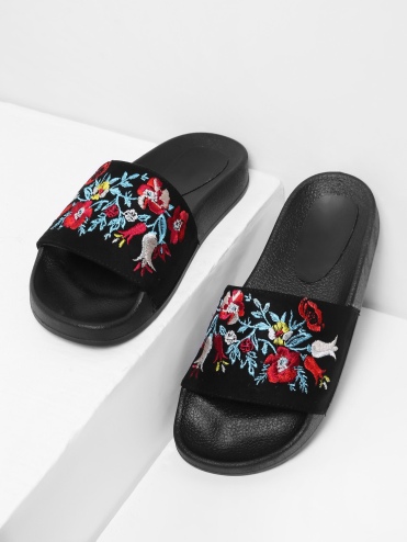 http://fr.shein.com/Embroidered-Flower-Slip-On-Sandals-p-379417-cat-1751.html